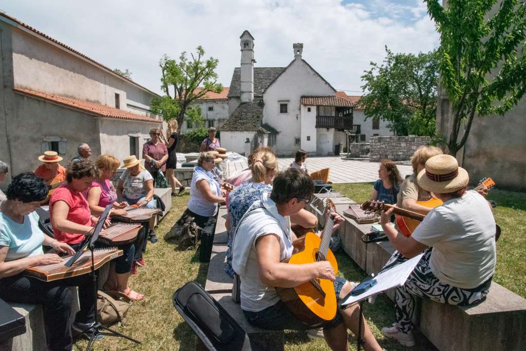 Citranje v Divači