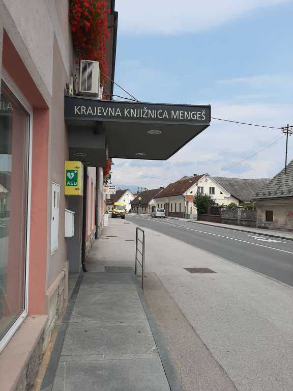 MATI IN OTROK - razstava klekljanih čipk - Mengeš