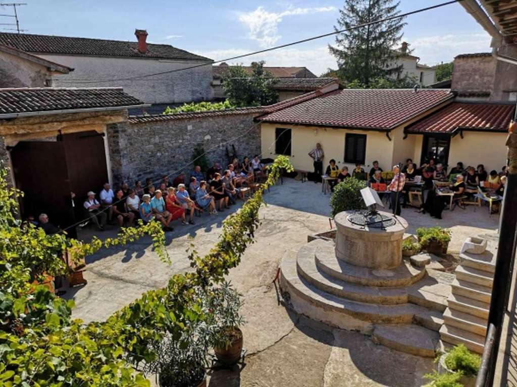 Sveto na Krasu ob praznovanju dneva zavetnika SV. Tilna